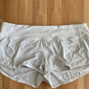 Lululemon speed up shorts 2.5”